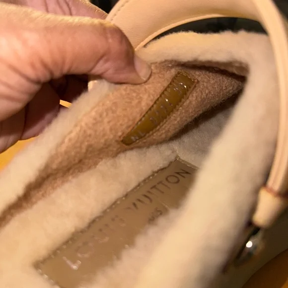 Louis Vuitton Tan Slippers - Picture 9 of 10